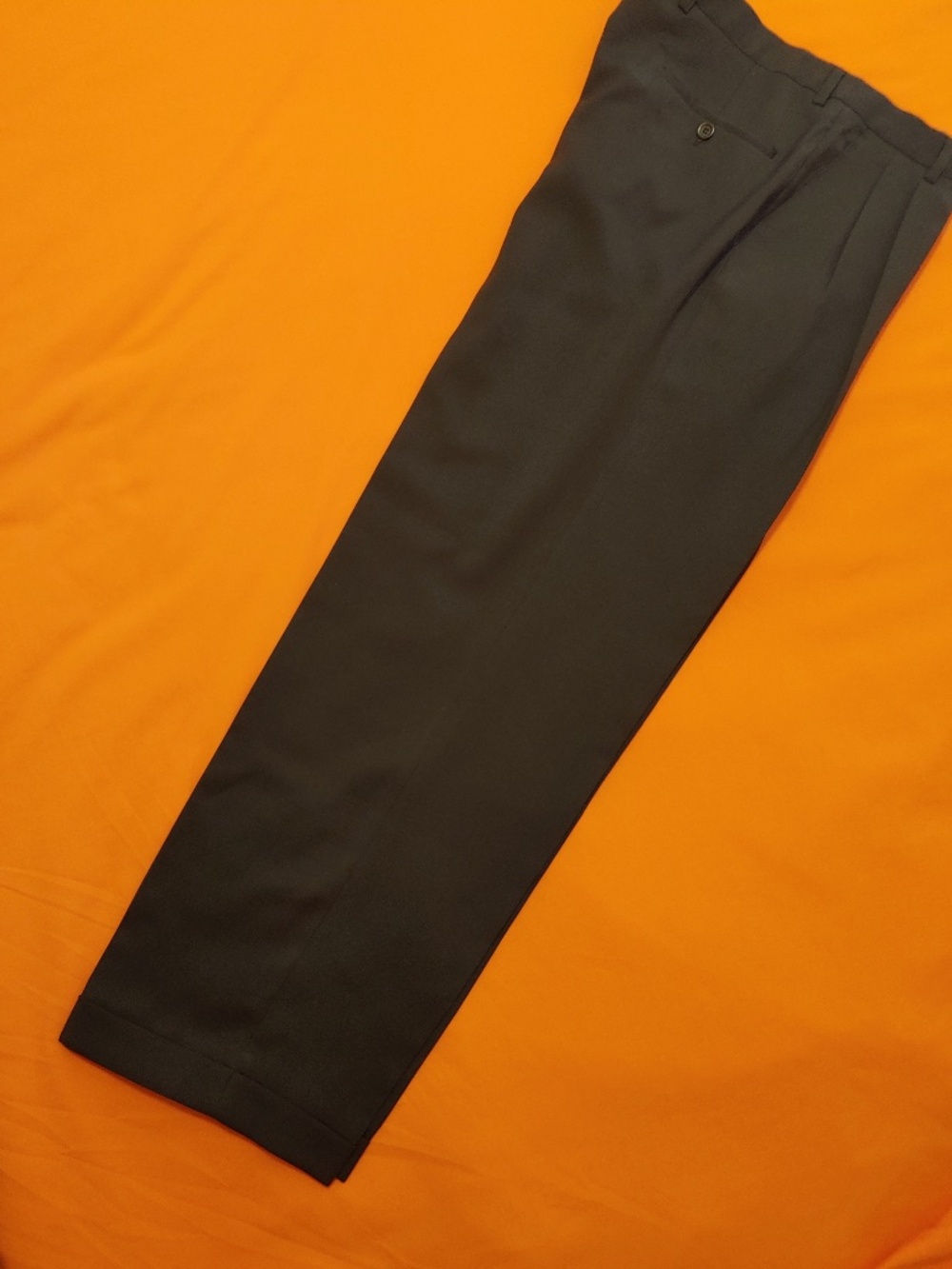 Pleated Full-cut Wool Gabardine Slacks - Picture 6 of 6